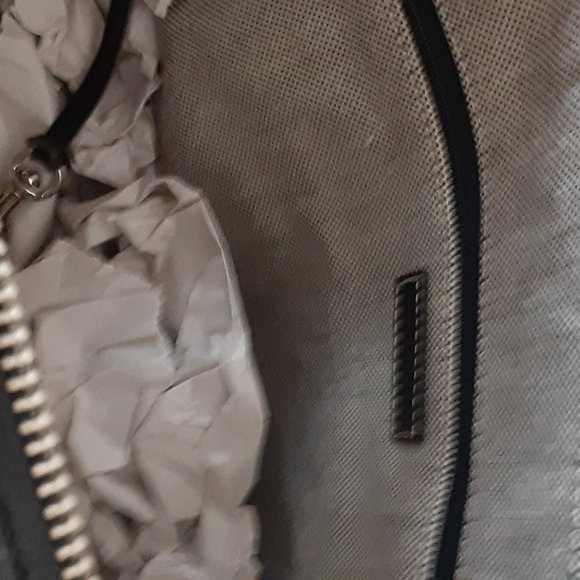 Vintage Dooney & Bourke Crest Domed Satchel Black Beige Zip  Vintage Donegal Crest Domed Satchel w/Leather Trim & Acc.